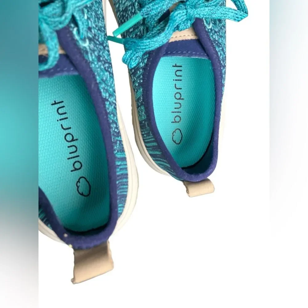 Bluprint LaCosta Knit New in Box Size 7.5